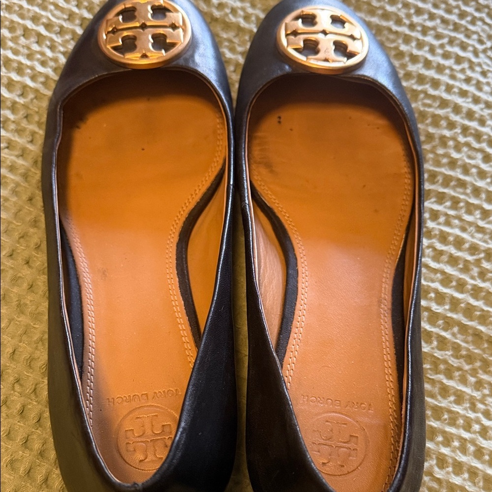 Tory Burch Black Leather Ballet Flats with Gold Logo Medallion - Picture 3 of 5